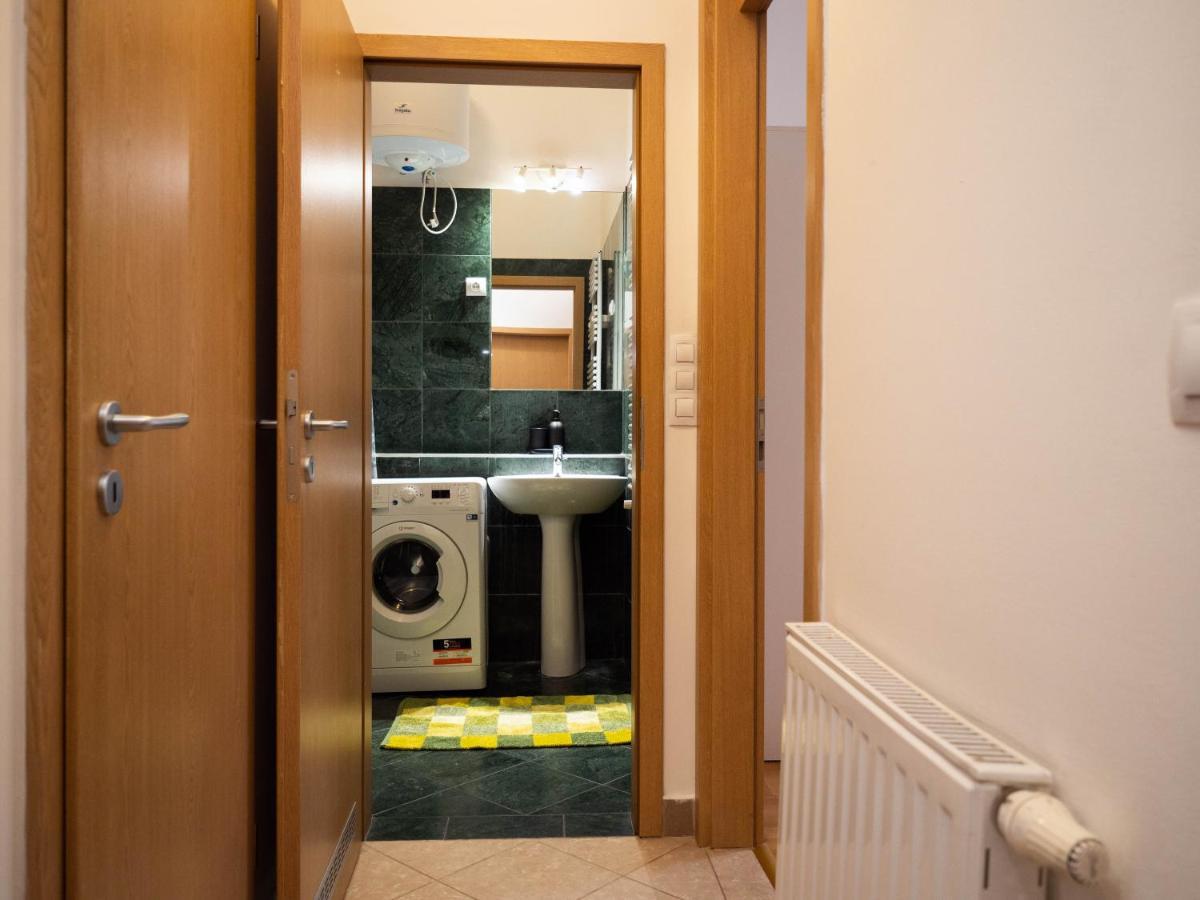 Cozy Central Apt With Garage At Gozsdu Passage บูดาเปสต์ ภายนอก รูปภาพ
