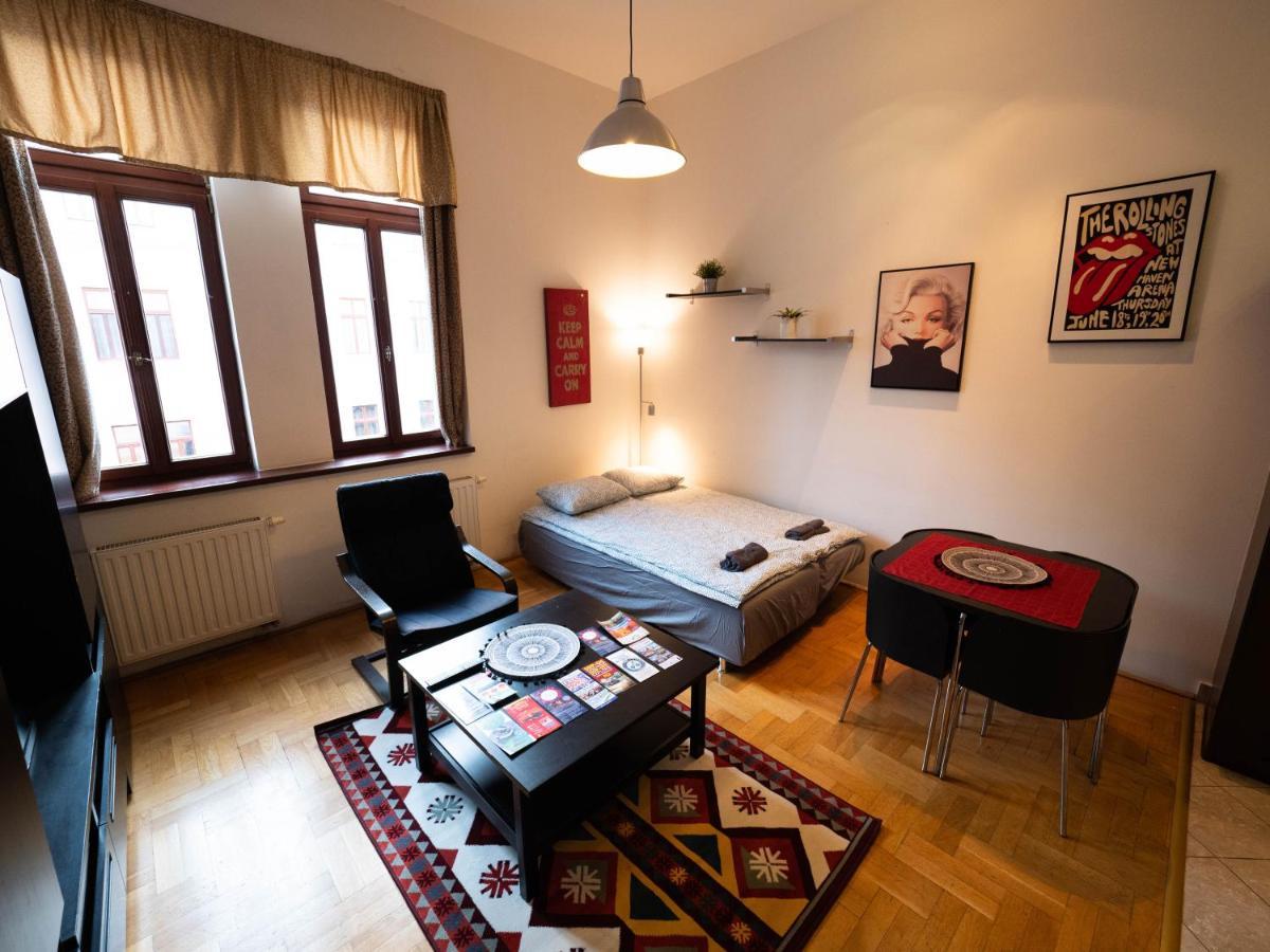 Cozy Central Apt With Garage At Gozsdu Passage บูดาเปสต์ ภายนอก รูปภาพ