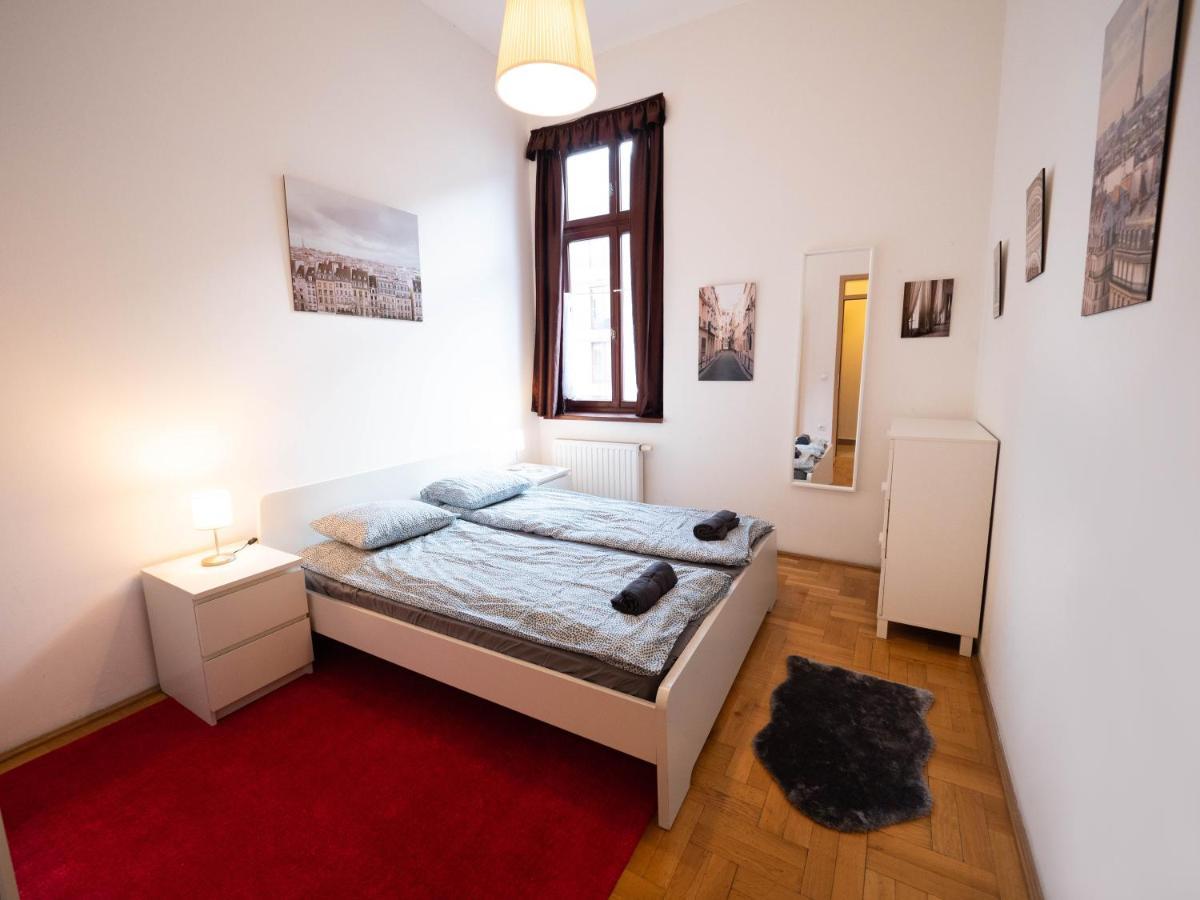 Cozy Central Apt With Garage At Gozsdu Passage บูดาเปสต์ ภายนอก รูปภาพ